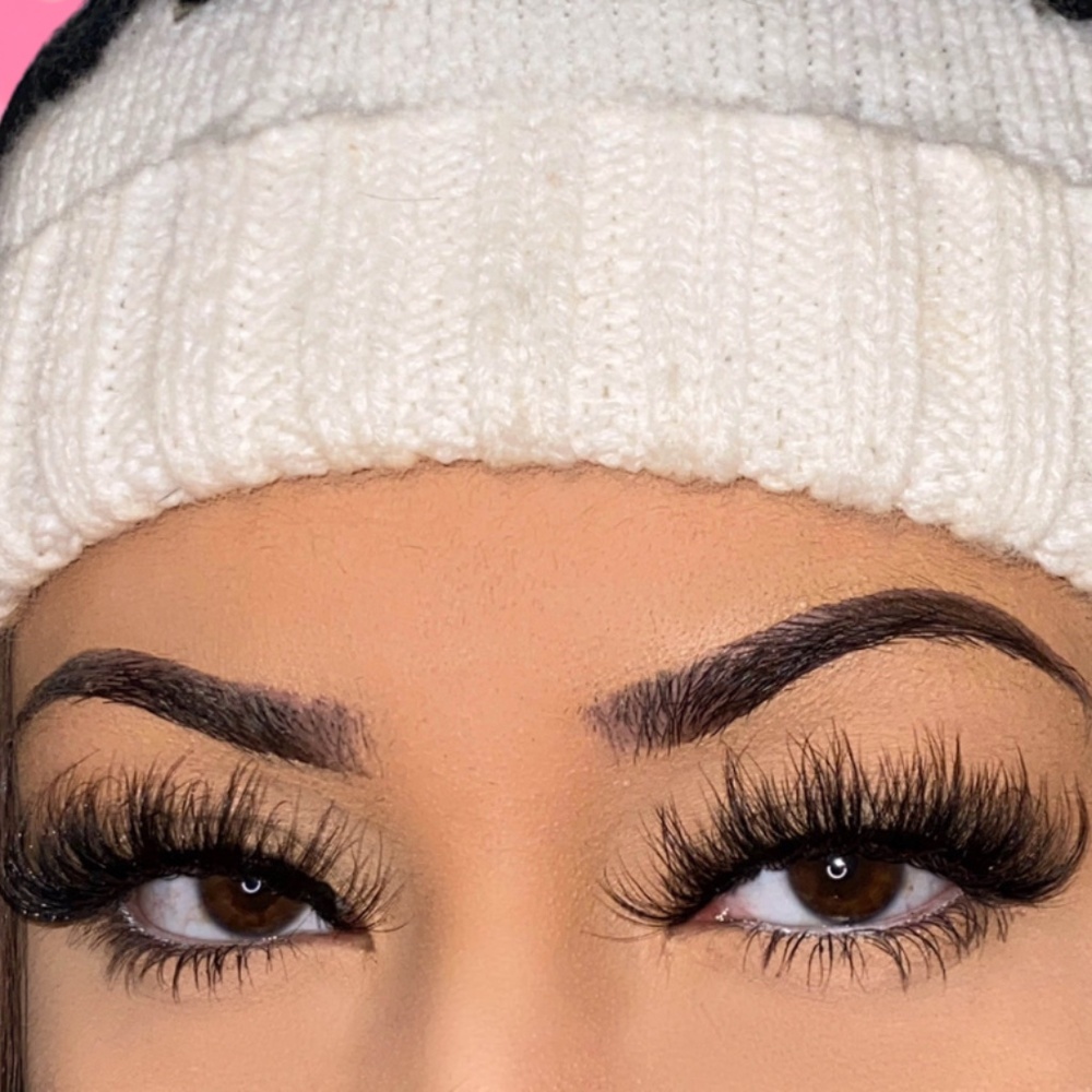 Lashes - Picture 5 of 5